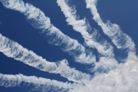 Free Textures - Smoke Trails In The Clouds From Bittbox
